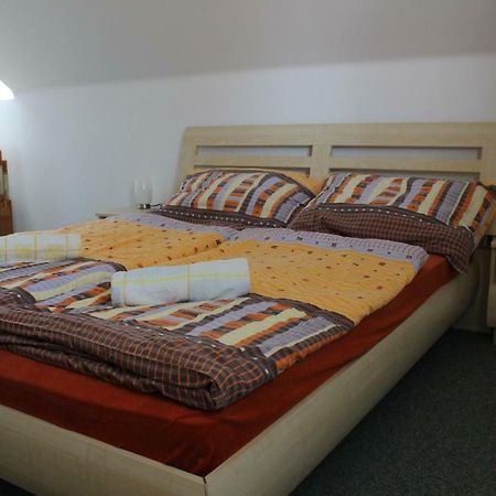 Apartman V Podskali Hluboka nad Vltavou Ngoại thất bức ảnh