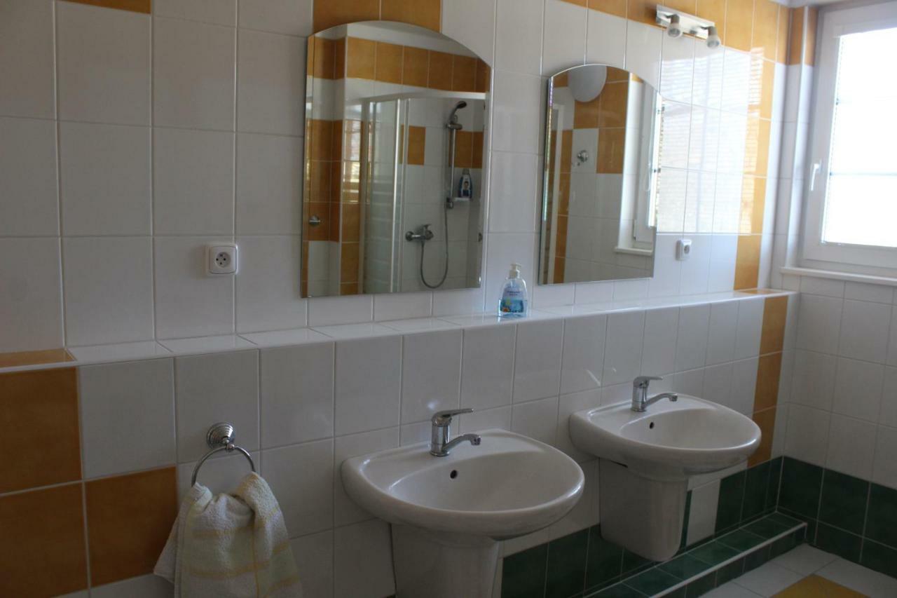 Apartman V Podskali Hluboka nad Vltavou Ngoại thất bức ảnh