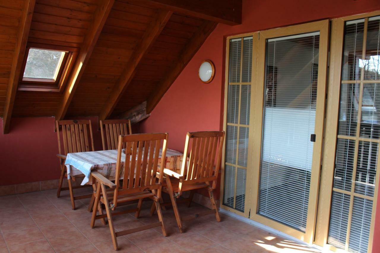 Apartman V Podskali Hluboka nad Vltavou Ngoại thất bức ảnh